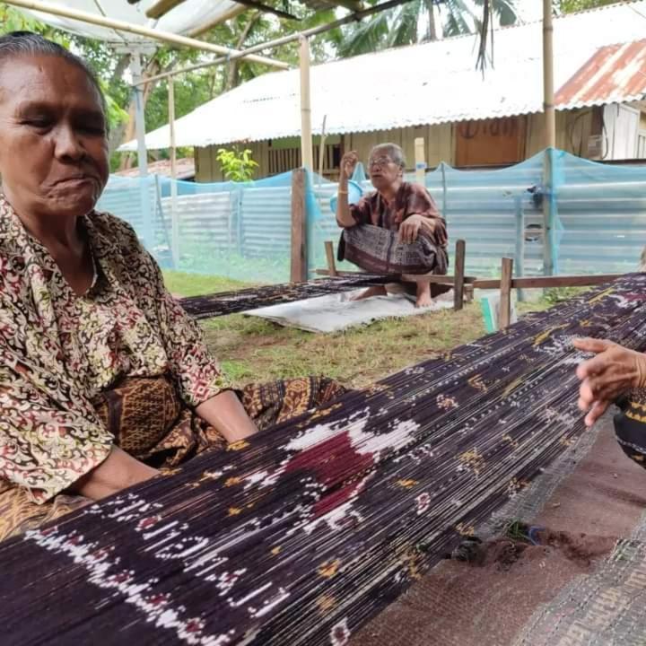 Wisma Kelimutu Ende Esterno foto